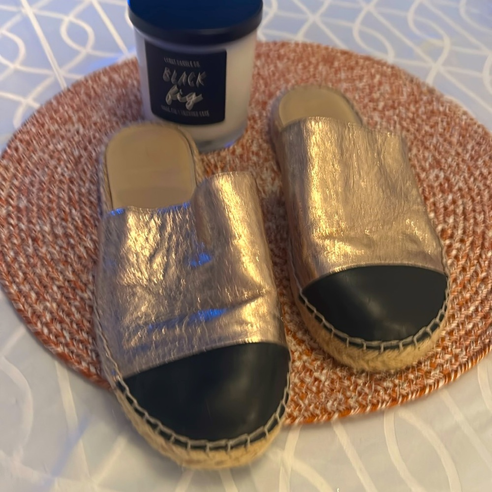 MARC FISHER SLIP ON ESPADRILLES